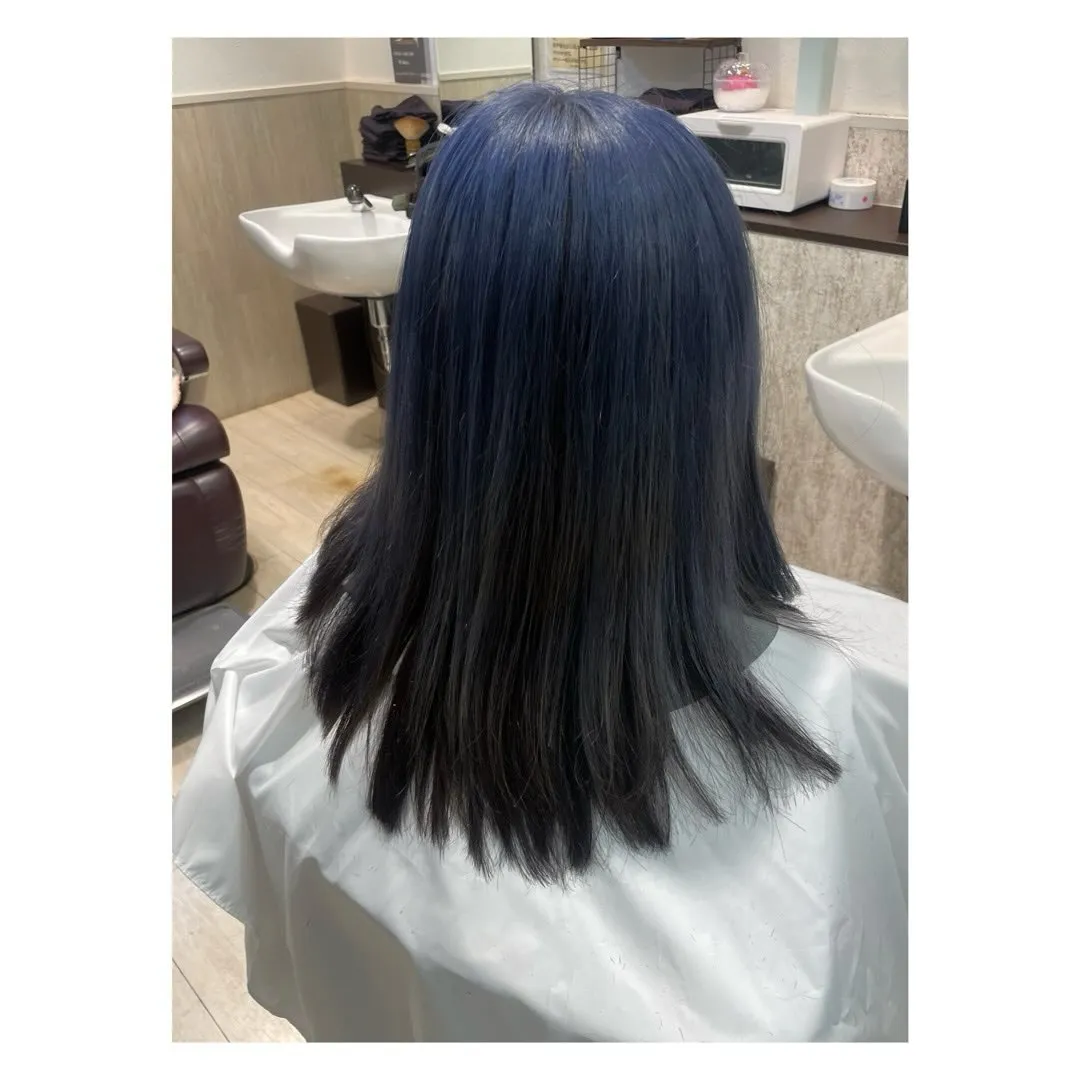 【伸ばしかけの髪の毛も小まめなカットで綺麗に】